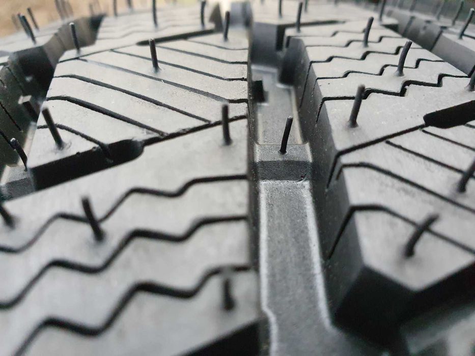 4x Michelin Agilis Alpin  215/60r17C  Nowe
