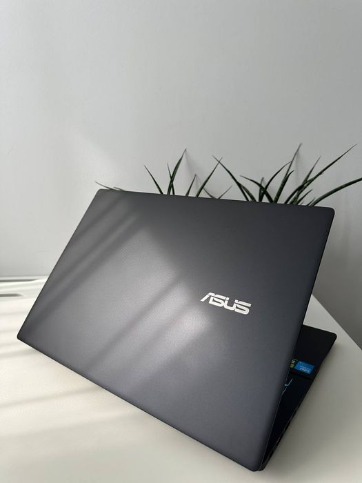 RTX 5050 8gb + Core 5 210H • Asus VivoBook 16" 144hz • 16gb/512ssd