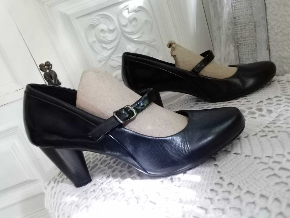 Skórzane M&S footglove czółenka buty damskie pantofle na obcasie 38,5