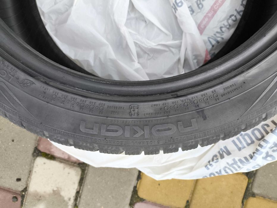 Автомобільні шини Nokian 225/45 R17. Комплект 4 штуки