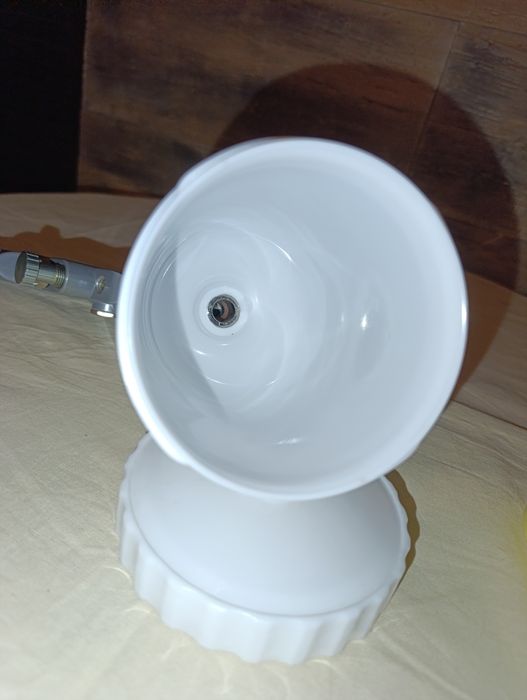 Pistolet do malowania z górnym zbiornikiem