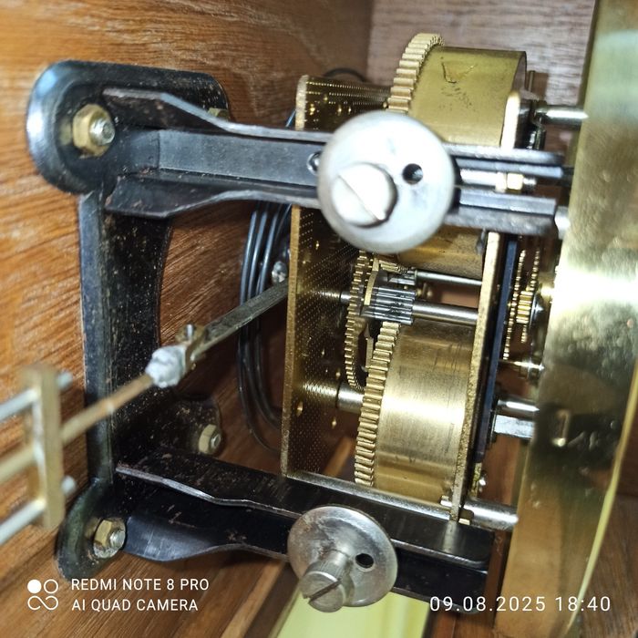Старовинний раритетний настінний годинник