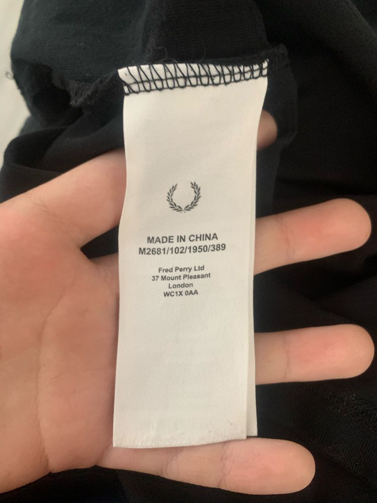 футболка Fred Perry на лампасах