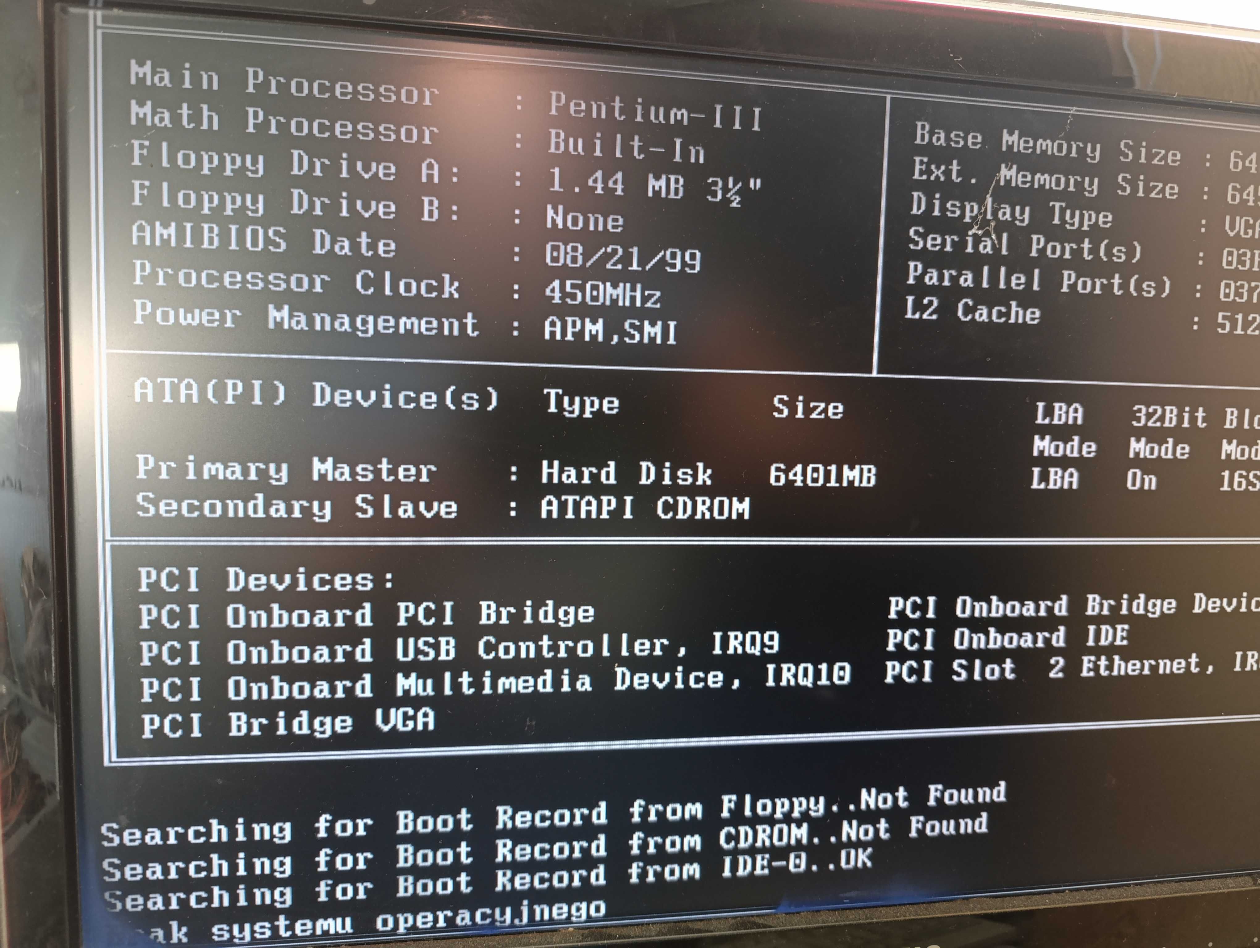 Stary komputer Pentium3, leżący, uszk.