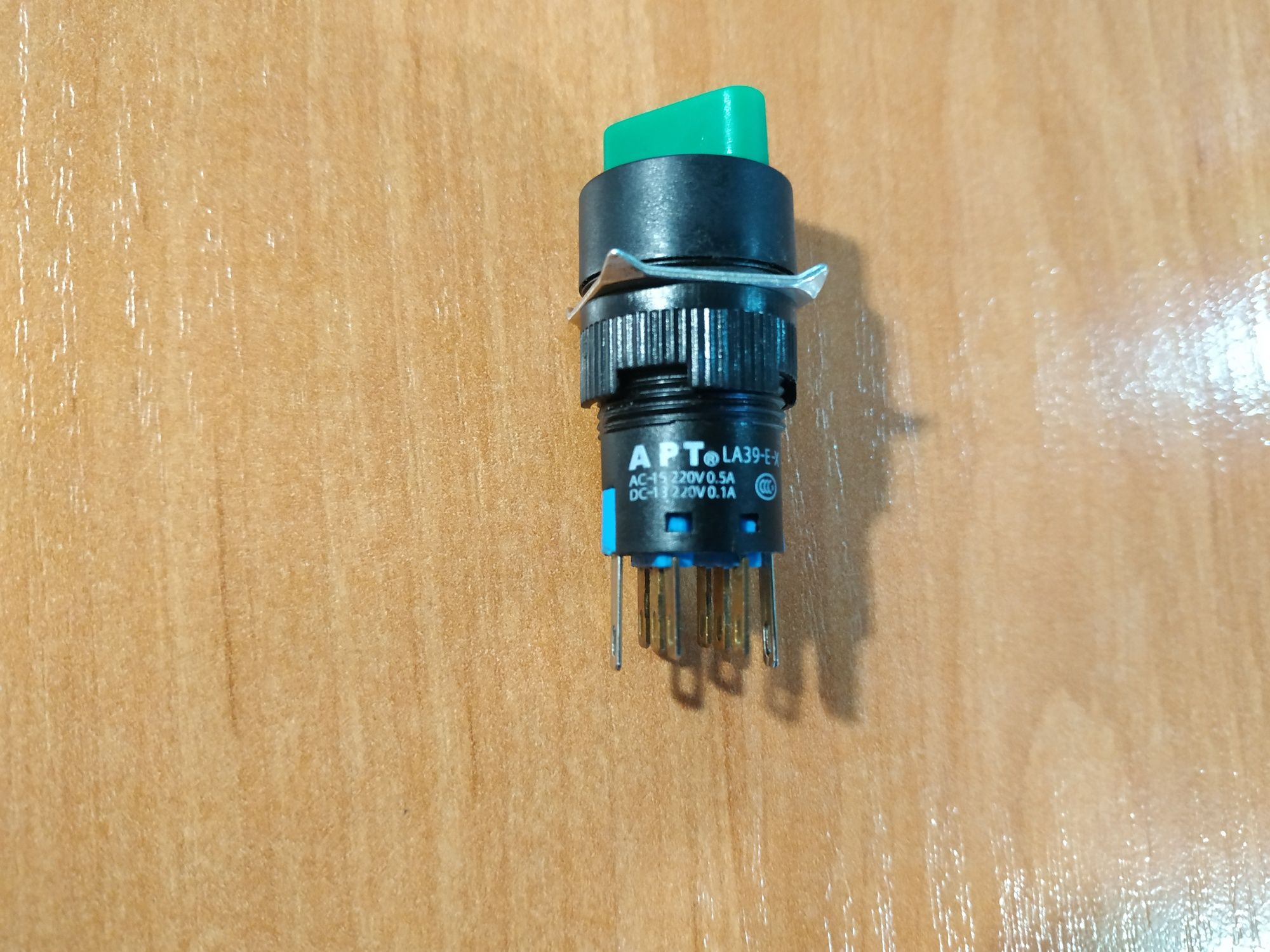 Переключатель APT LA39-E-X