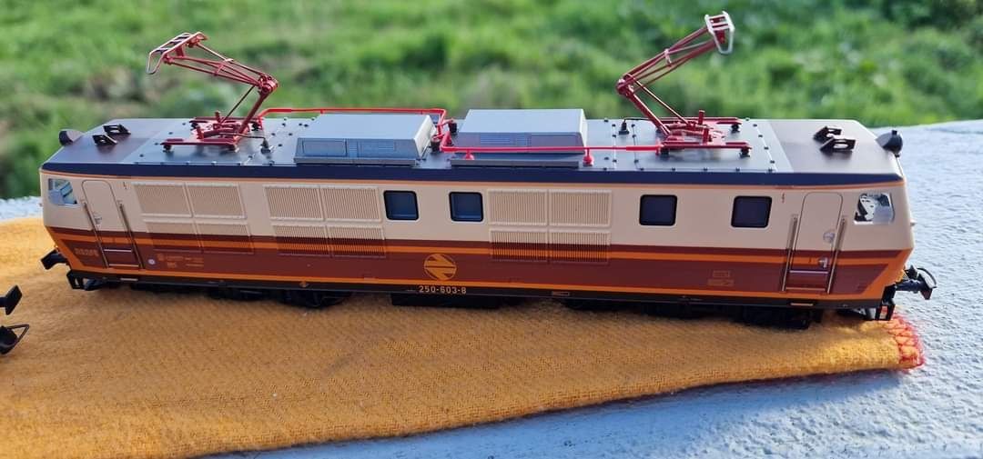 Locomotivas carvão  digitais sons e fumo novas