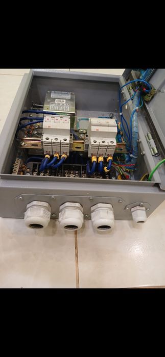 Вмикач резерву автоматичний АВР