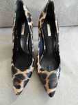 Buty szpilki Guess panterka rozm. 38