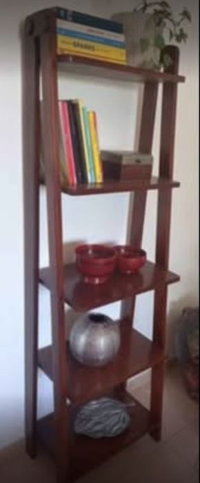 Estante em madeira/ Estante/ Móvel com prateleiras