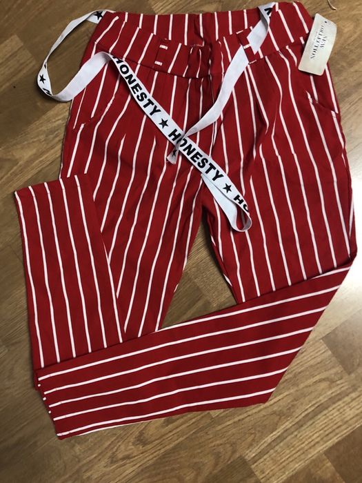 Nowe spodnie paski czerwono-białe