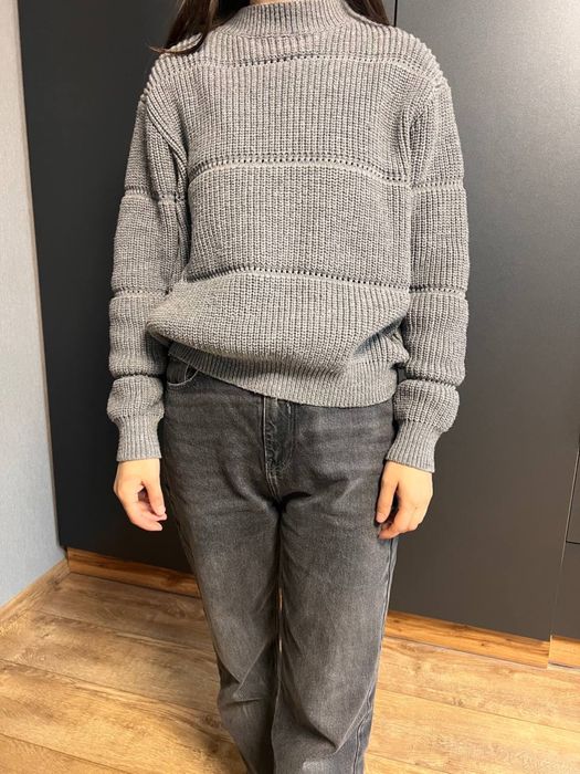 Кофта вʼязана ,сірого кольору