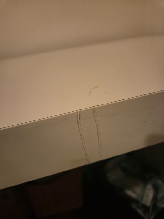 Secretária Malm usada