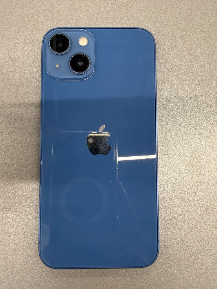 Iphone 13 128 GB em estado igual a novo sem marcas de uso