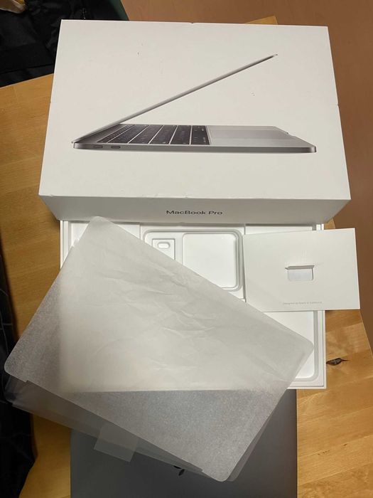 MacBook Pro 13'' 2017 Two Thunderbolt 3 ports