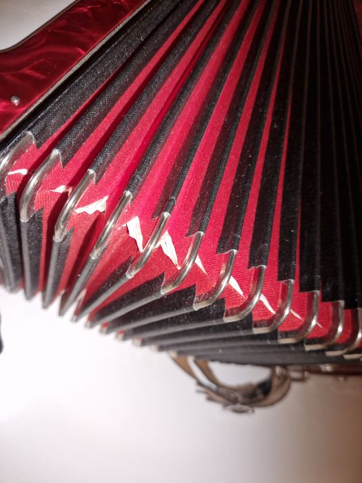 Akordeon Weltmeister Serino – Niemcy, stan bardzo dobry, sprawny – 110