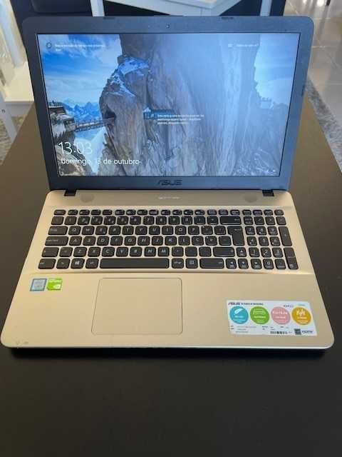 Computador portátil ASUS I5 com 3,1 Ghz de velocidade