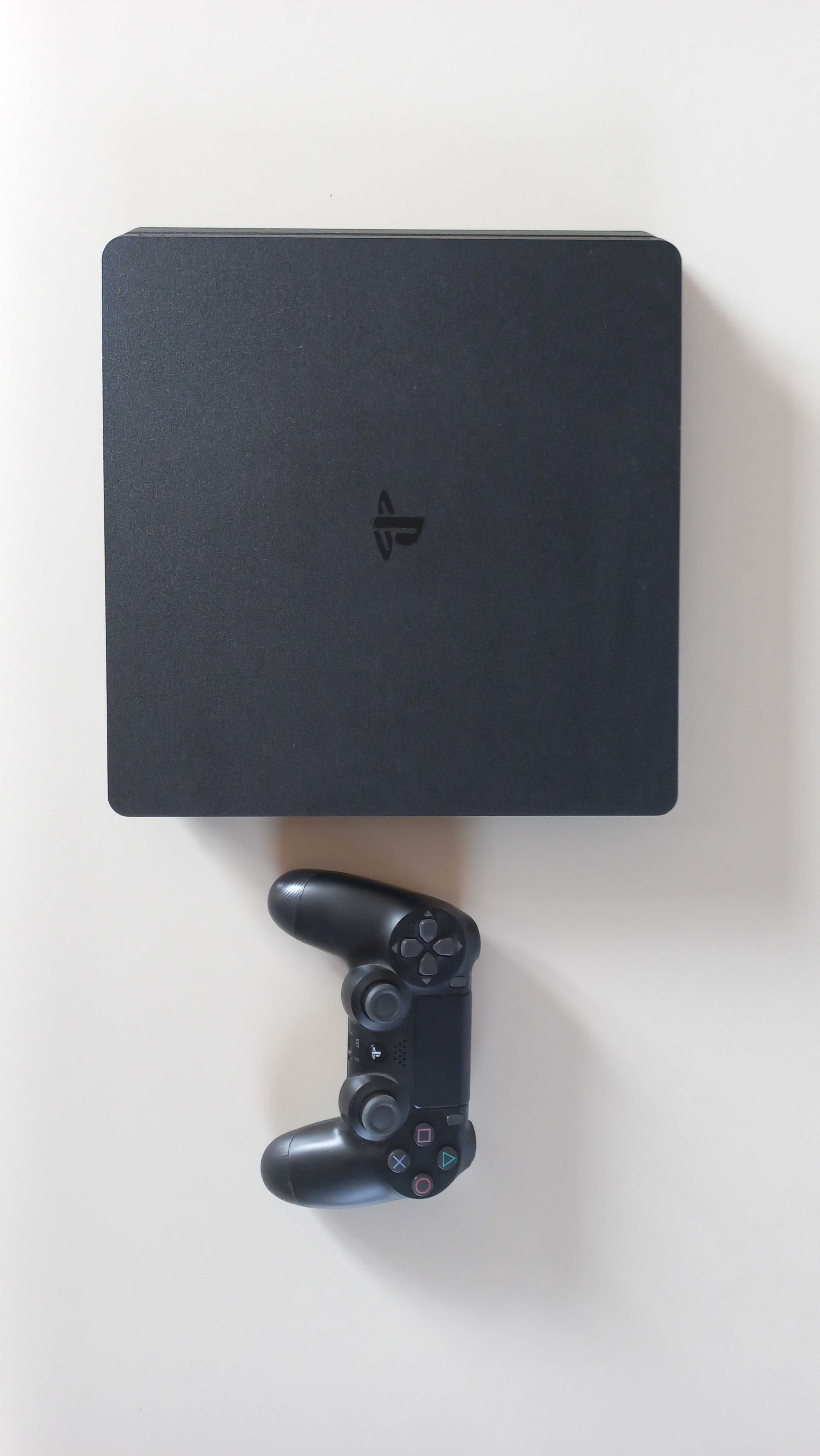 PlayStation 4 Slim 500GB – pełen zestaw + darmowa gra Fifa 23