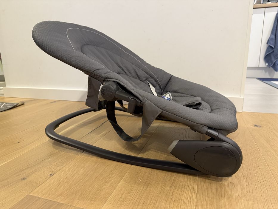 Bujaczek leżaczek Chicco Hoopla szary do 18kg