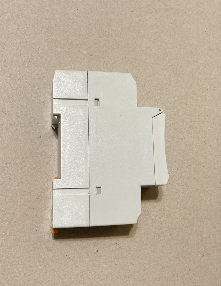 Cyfrowy programator czasowy AHC15A