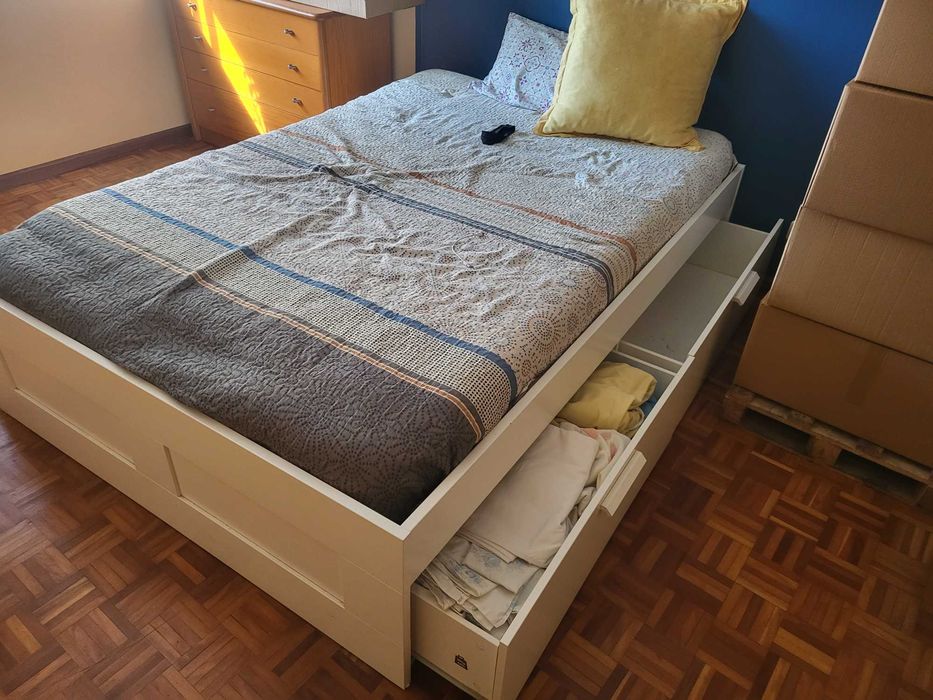 Cama casal branca