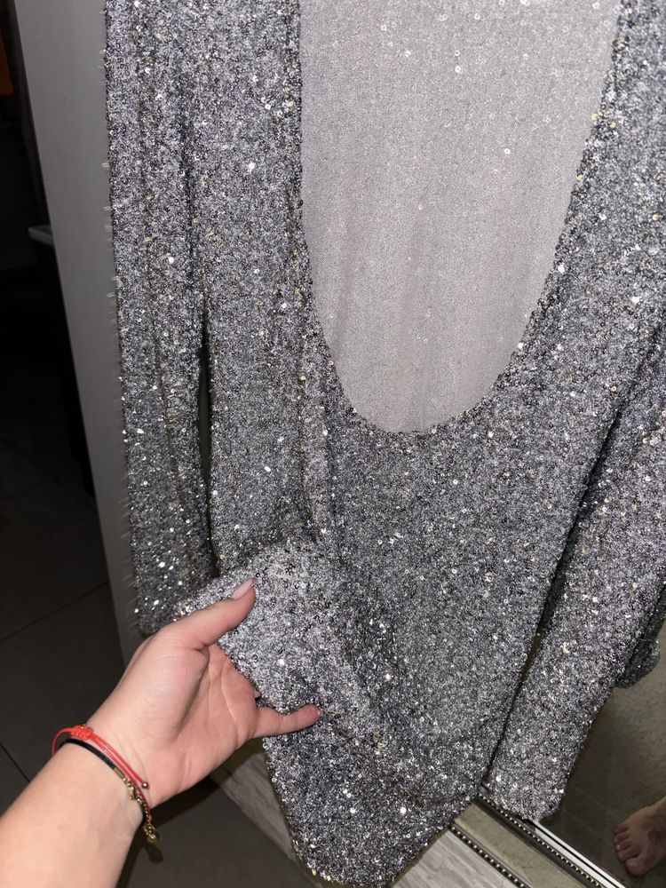 Viralowa sukienka cekiny Zara