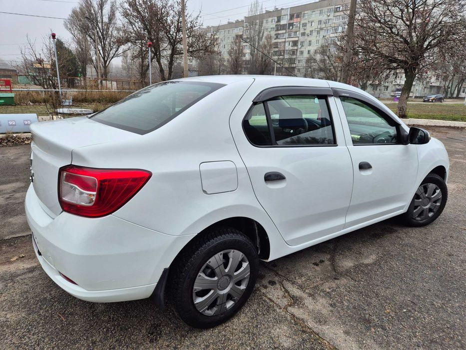 Renault Logan 2016г 1.2двигатель 114тыс км пробег