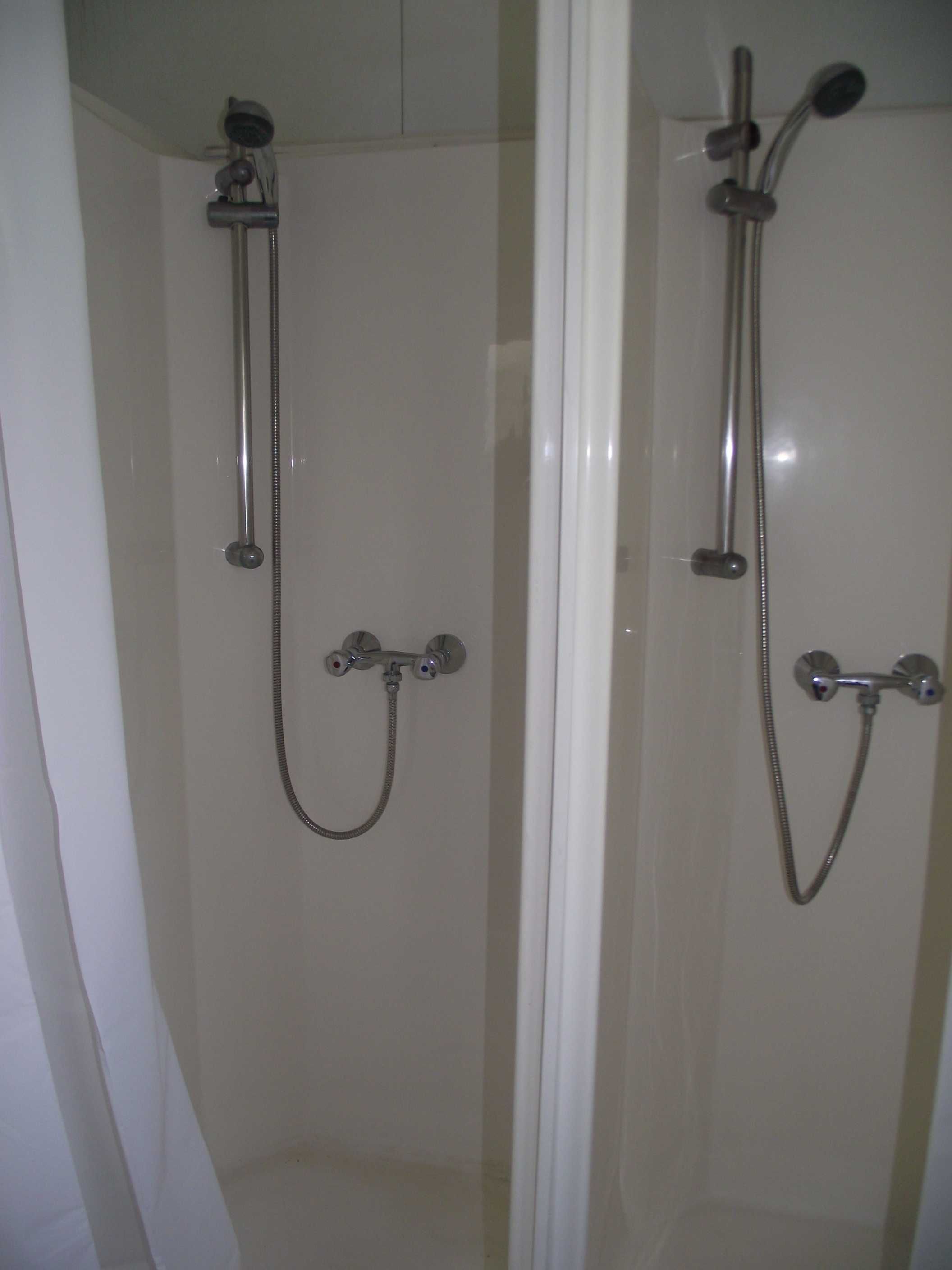 Kontener sanitarny z szambem damsko - męski , uniwersalny prysznic wc