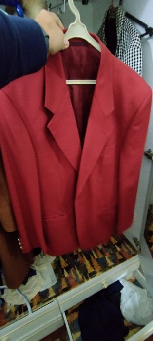 Blazer vermelho como novo.