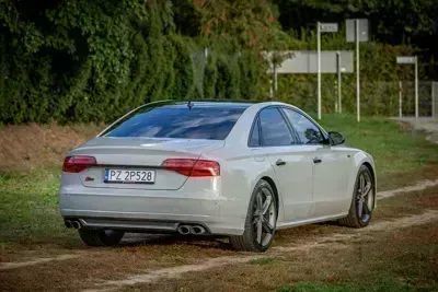 Audi S8 Sprzedam bardzo zadbane i bogato wyposażone auto