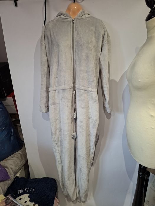 Beloved Pizama damska rozmiar L
Piżama ciepła damska kombinezon na zam