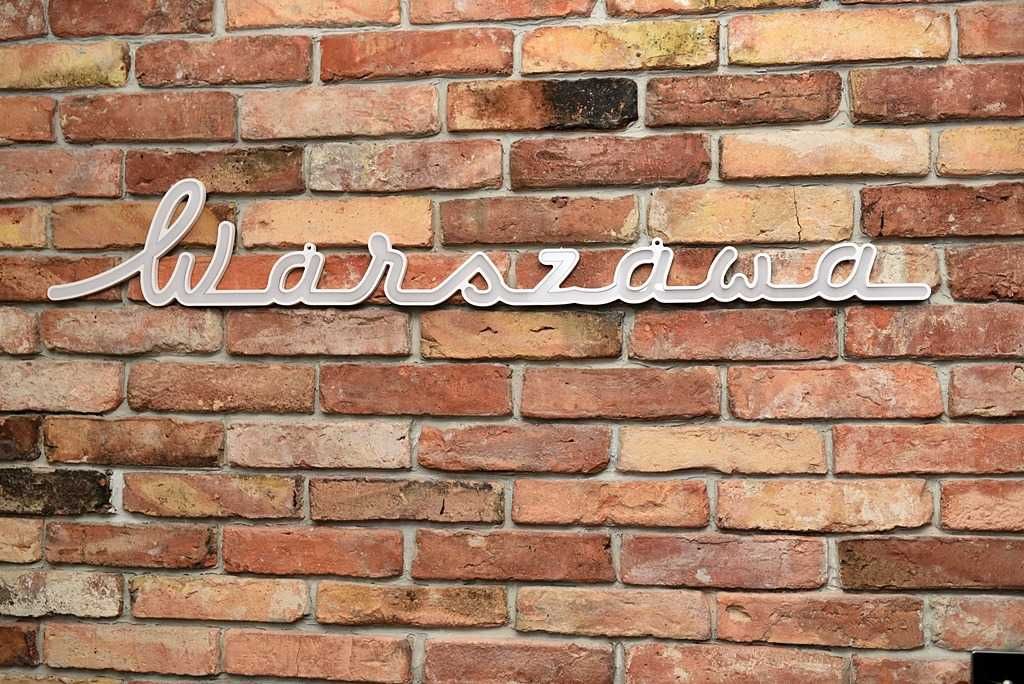 Napis świecący Warszawa