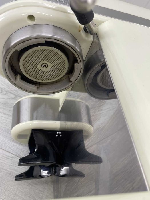 Еспресо-машина Bella Café з кавомолкою