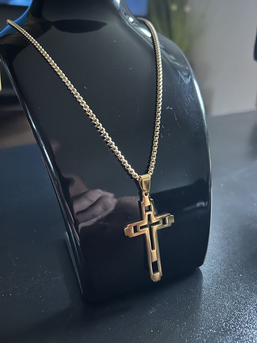 Łańcuszek z krzyżykiem złoty