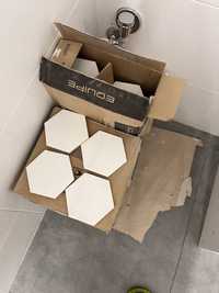 Equipe Scale Hexagon white mat 12,4 x 10,7(H)