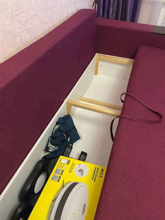Терміново продам диван з  ортопедичним  матрасом + в подарунок килим