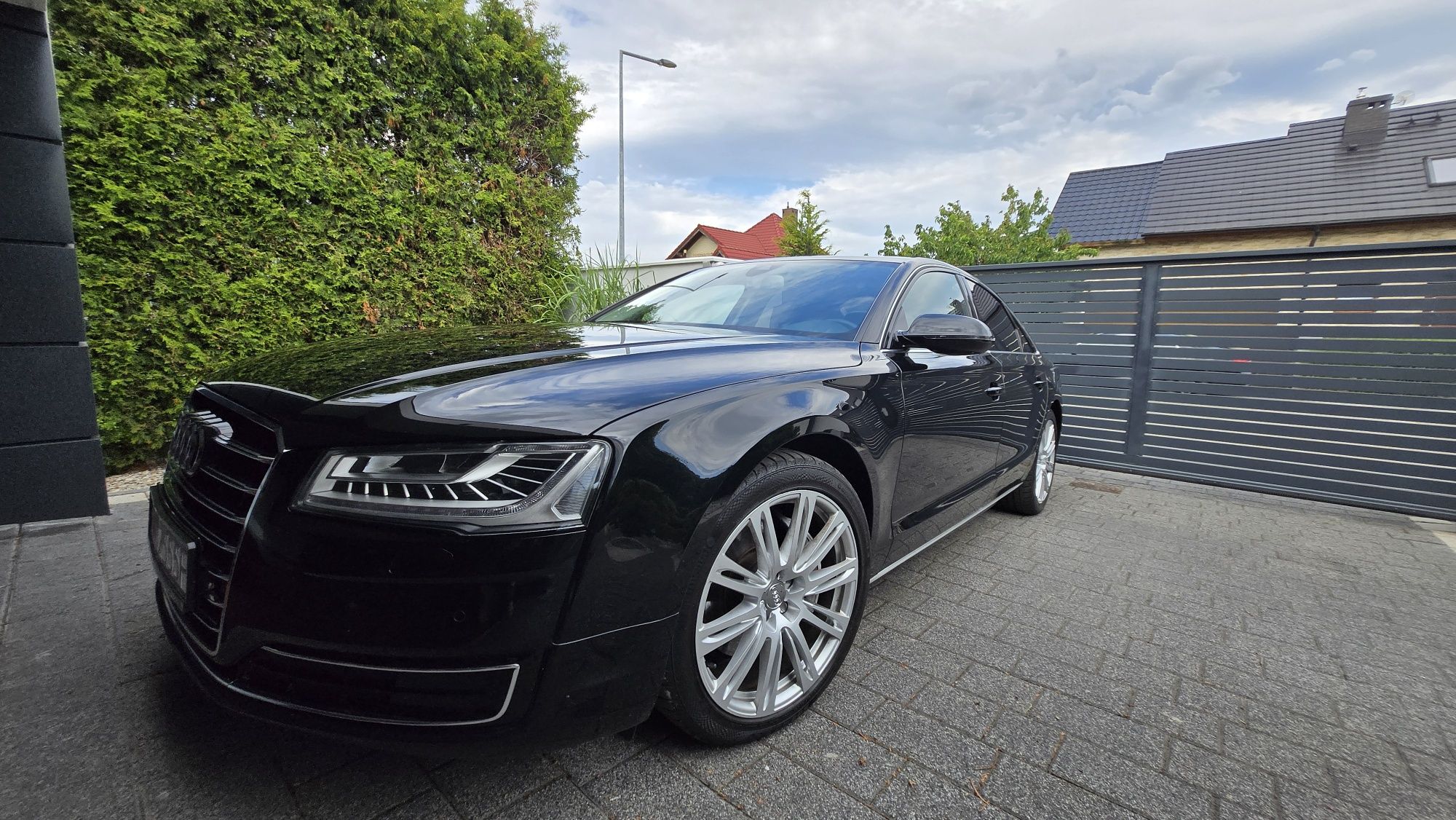 Audi A8 - stan idealny