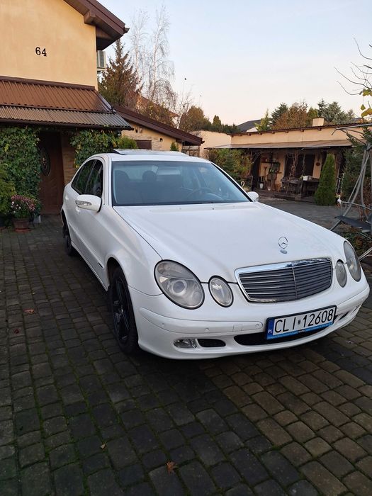 MERCEDES E 220 W 211, klima, szyberdach. Oferta prywatna, bez korozji.