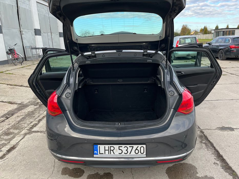 Astra j mały przebieg, okazja