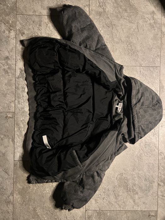 Dior пуховик. Оригинал. 5 раз одет. Размер- 10 лет.