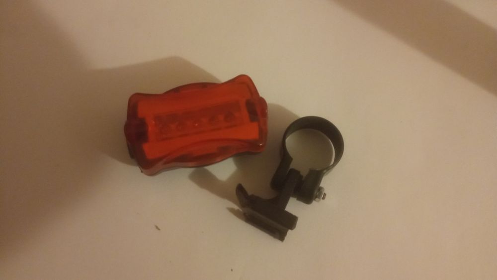 Задній червоний фонарь(7 режимів блимання)