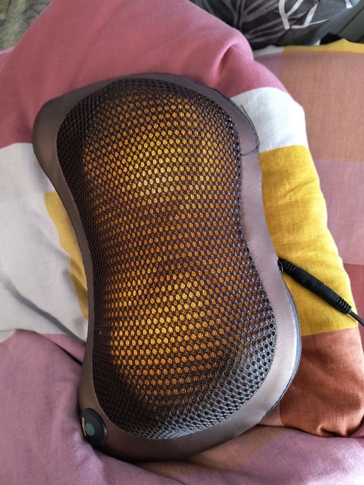 Poduszka masująca kark, kręgosłup, plecy stopy etc.