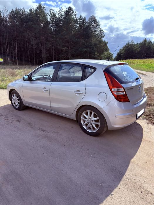 Hyundai i30 2.0 benzyna 143km, nowe opony lato/zima ( Holandia )