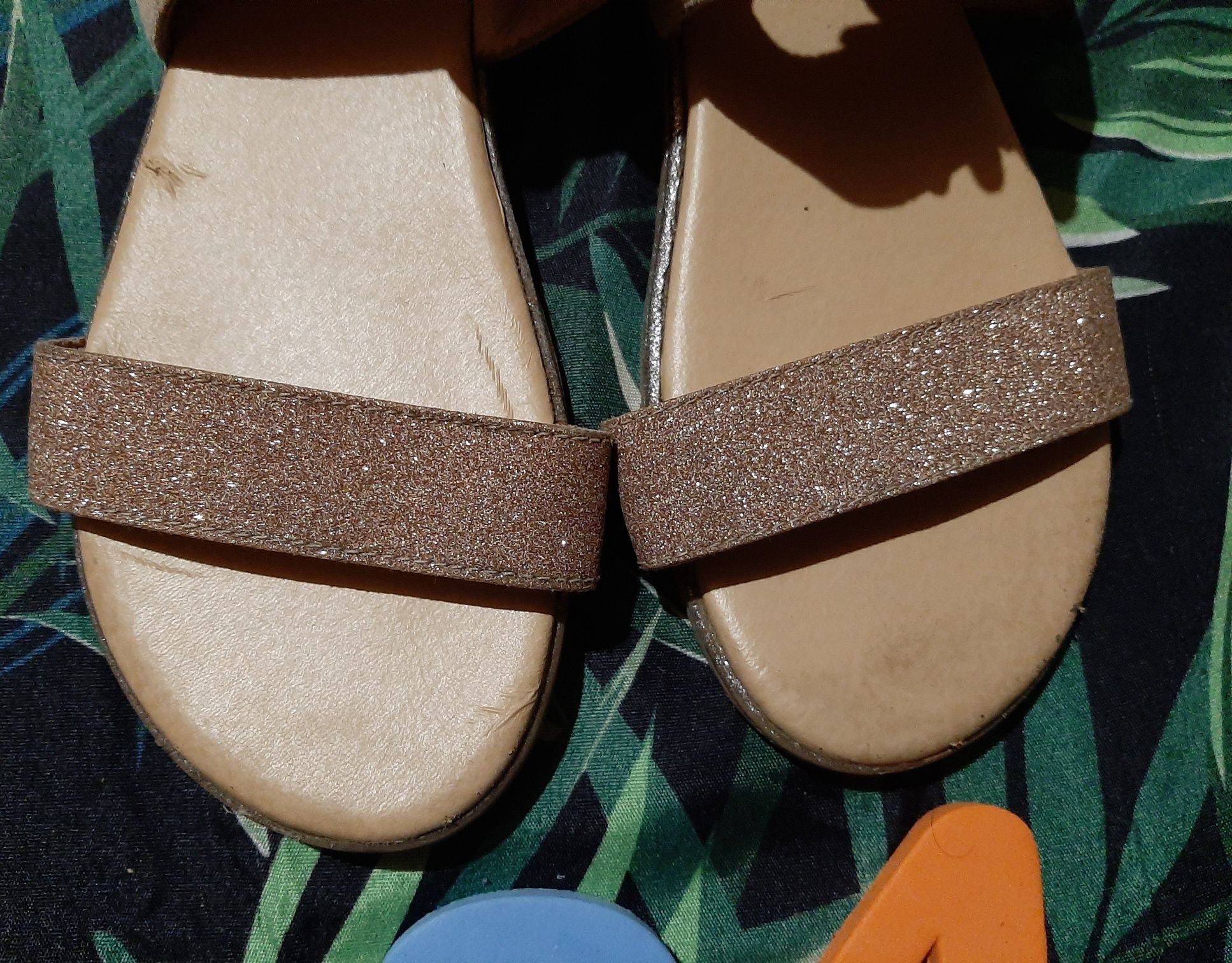 Sandałki z motylkiem Graceland roz. 34