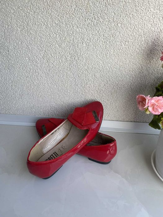 Ferrretti buty damskie baleriny lakierki czerwone 38 czółenka