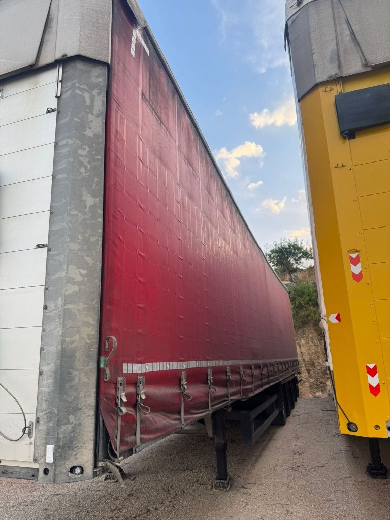 Semi-reboque Schmitz em lona