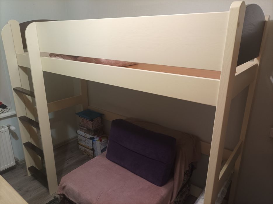продам 2-х ярусную кровать