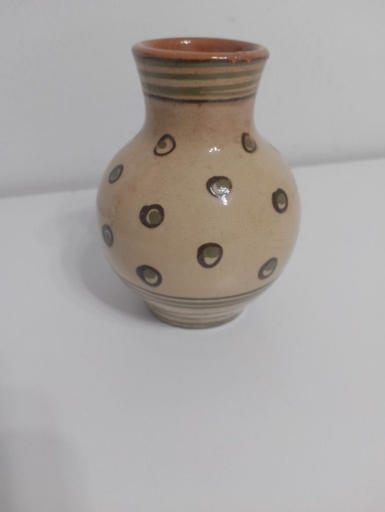 Stary wazon ceramiczny