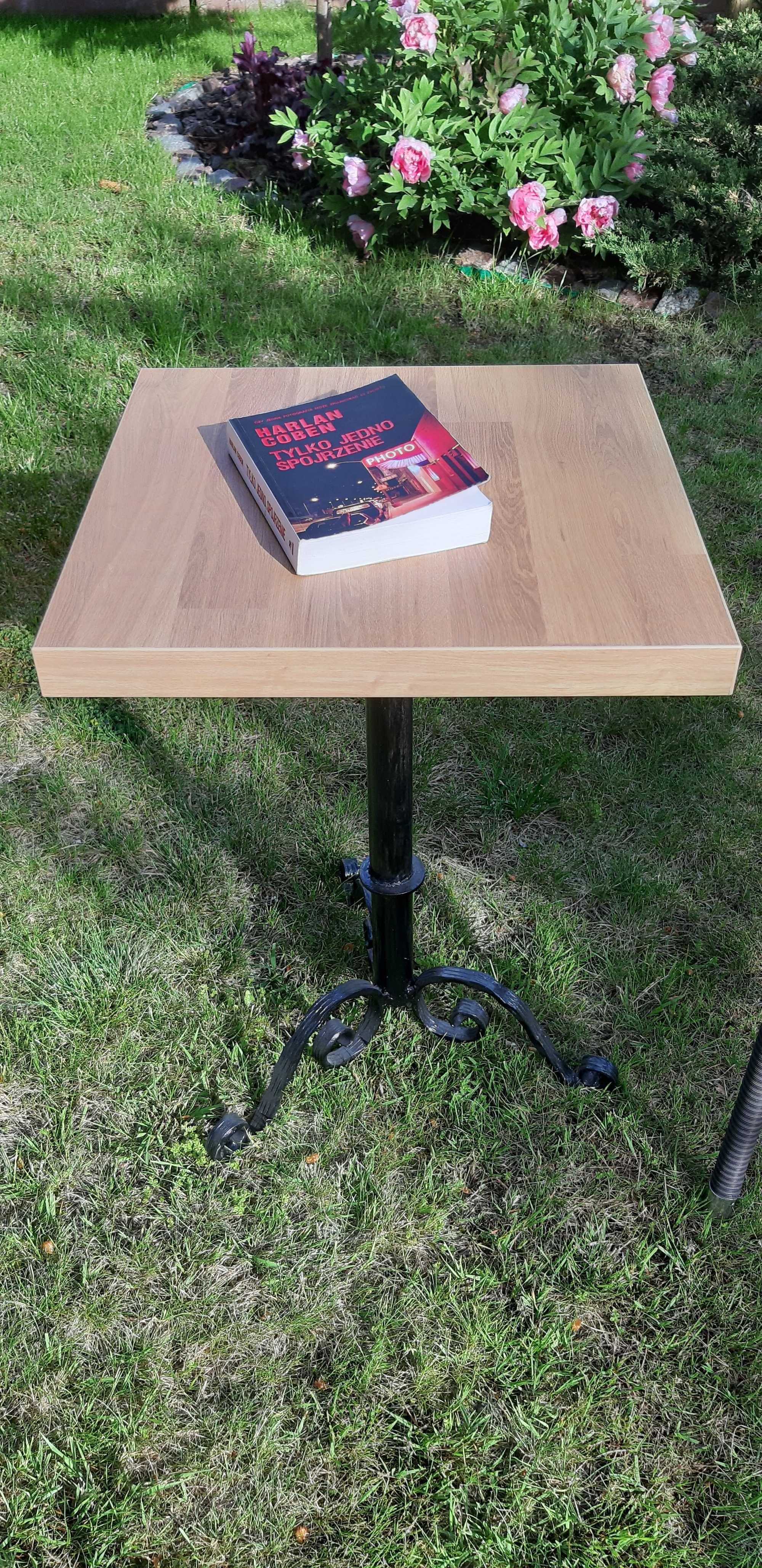 Stolik ogrodowy pod kawkę