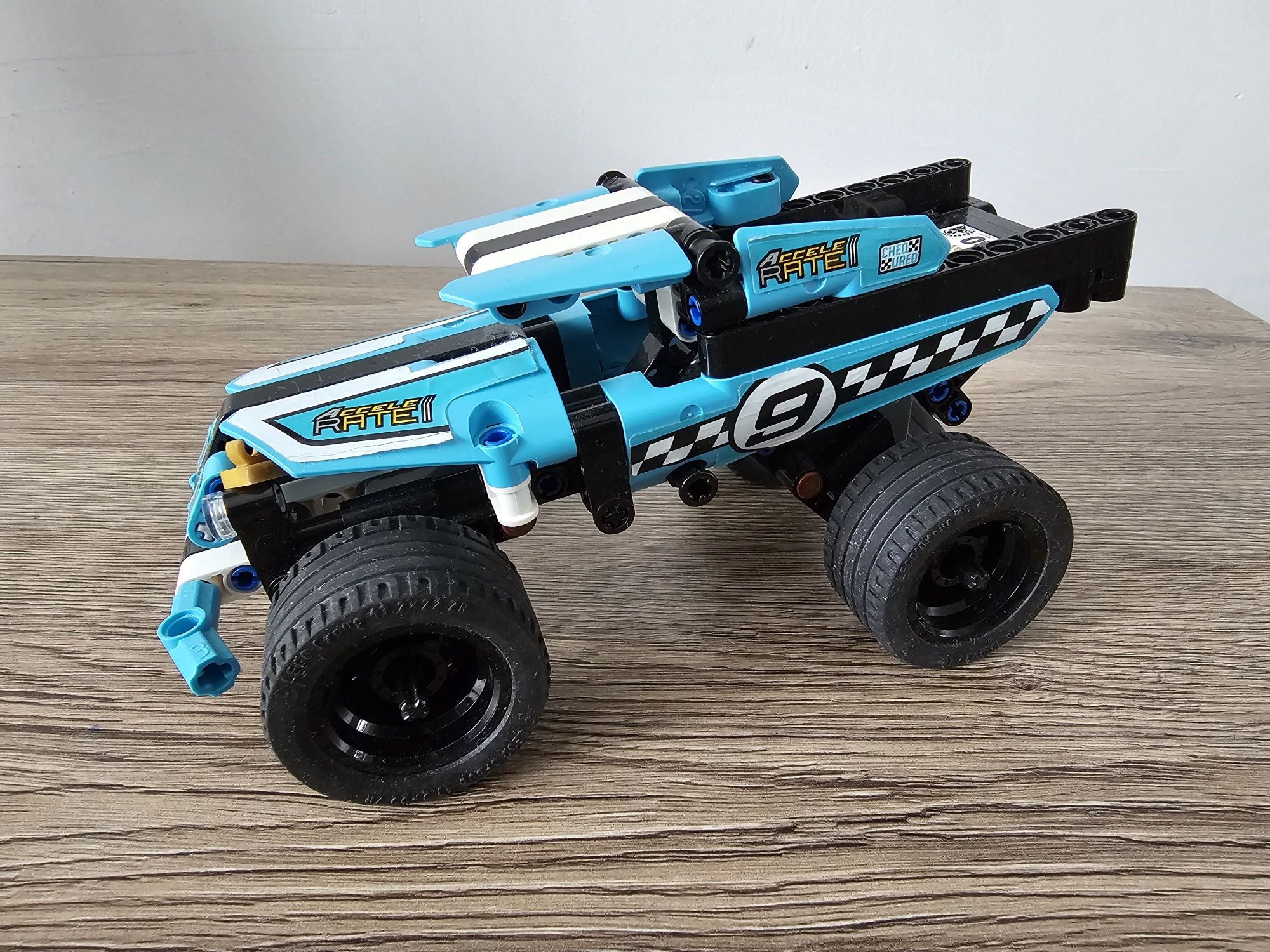 Lego technic samochód wyścigowy