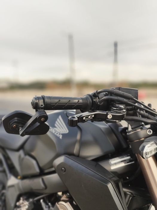 Honda CB650R como nova